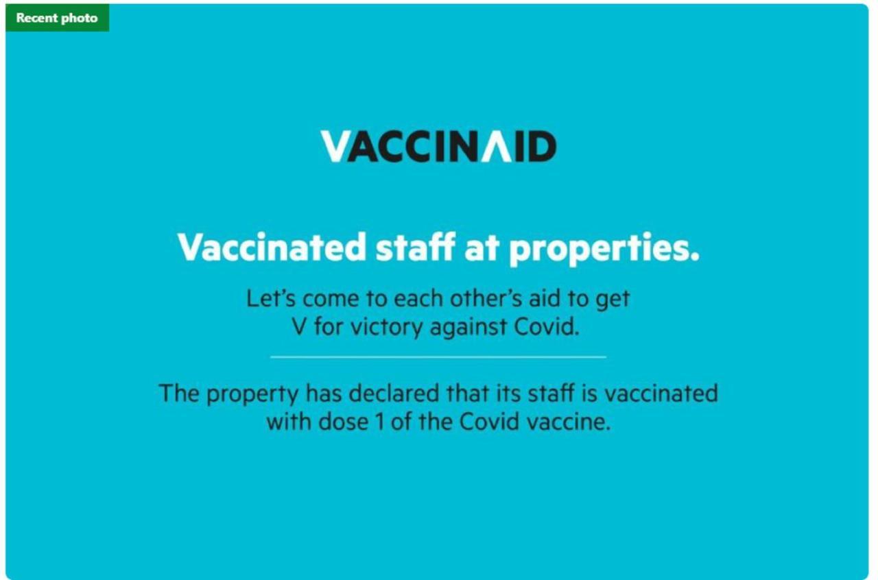 Vaccinated Staff - Oyo 149 Alpha Kostel Syariah Hotel Палембанг Екстериор снимка